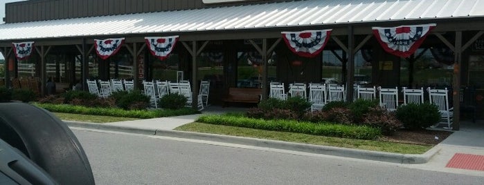 Cracker Barrel Old Country Store is one of สถานที่ที่ Ya'akov ถูกใจ.