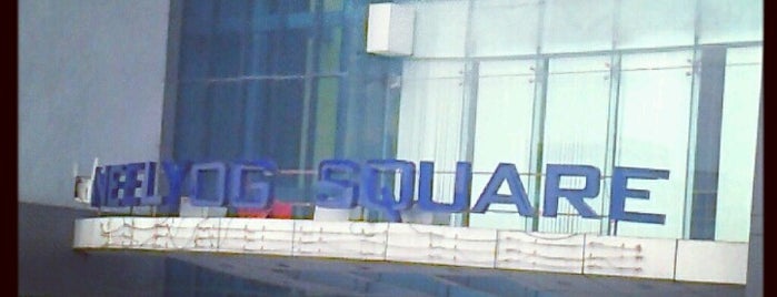 Neelyog Square is one of Mall o Mall.