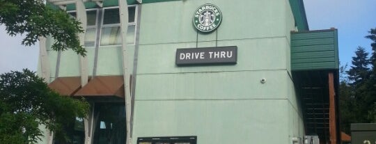 Starbucks is one of สถานที่ที่ Tabitha ถูกใจ.