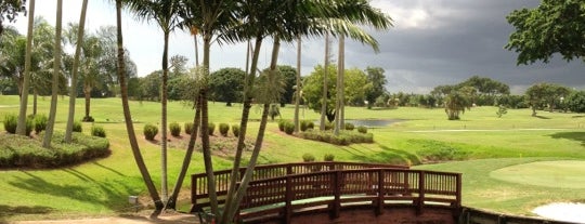 Hillcrest Golf & Country Club is one of Lugares favoritos de Carl.