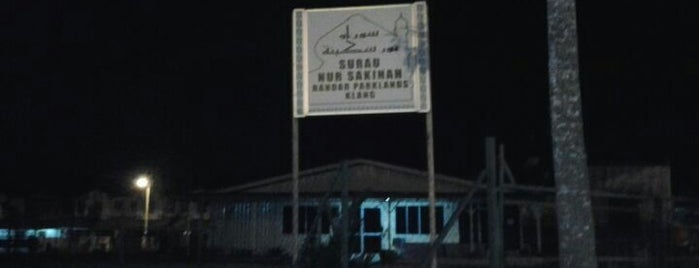 Surau Nur Sakinah Bandar Parkland is one of Baitullah : Masjid & Surau.