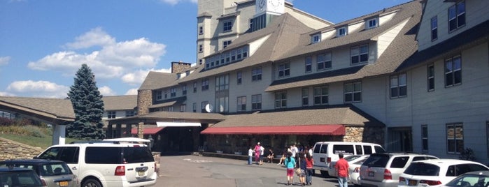 The Inn at Pocono Manor is one of Lieux qui ont plu à Chris.