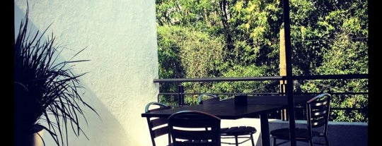 Café Punta Del Cielo is one of mejores lugares para las reuniones de amigos.