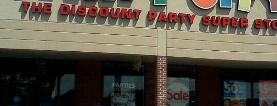 Party City is one of Lieux qui ont plu à Char.