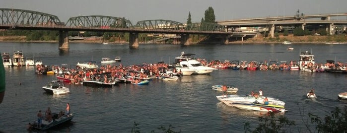 Willamette River is one of Tempat yang Disimpan Stacy.