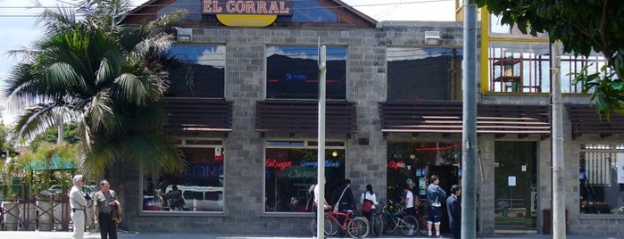 Hamburguesas El Corral is one of Tempat yang Disukai Santiago.
