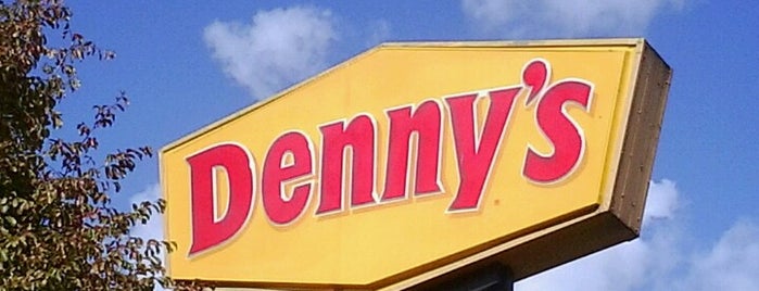 Denny's is one of Locais salvos de Stacy.