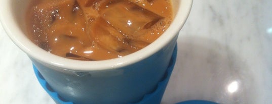 Blue Bottle Coffee is one of The 15 Best Places for Iced Coffee in Midtown East, New York.