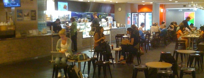 UTS Concourse Cafe is one of Raluca Bastucescuさんのお気に入りスポット.