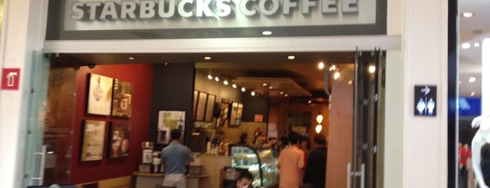 Starbucks is one of 🌝 님이 좋아한 장소.