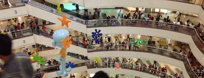 Tunjungan Plaza is one of Find me here!.