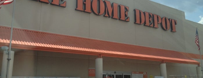 The Home Depot is one of Lieux qui ont plu à Chester.