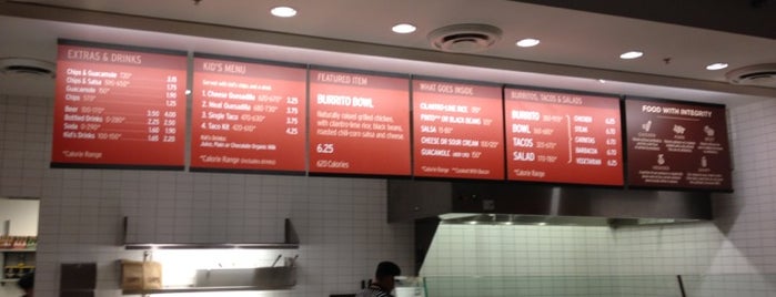 Chipotle Mexican Grill is one of Maureenさんのお気に入りスポット.