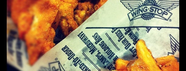 Wingstop is one of Lugares favoritos de Henry.