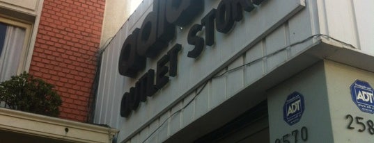 Adidas Outlet Store is one of Lieux qui ont plu à Andrea🎈.