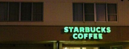 Starbucks is one of Orte, die Jase gefallen.