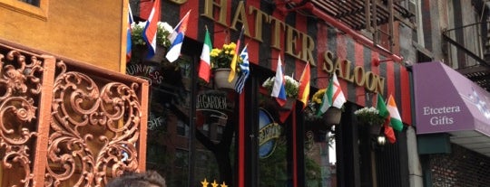 The Mad Hatter Pub & Eatery is one of AuroIN.