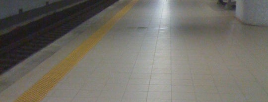 Estação Ferroviária de Espinho is one of Elizabeth Marques 🇧🇷🇵🇹🏡さんのお気に入りスポット.