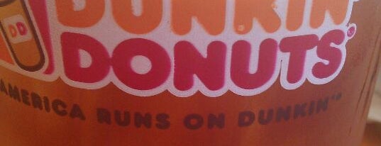 Dunkin' is one of Tempat yang Disukai Stuart.