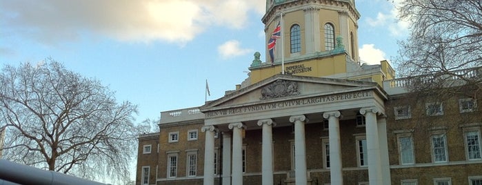İmparatorluk Savaş Müzesi is one of London.