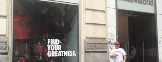 Nike Store is one of Carreras Populares.