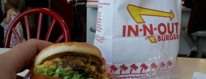 In-N-Out Burger is one of Tempat yang Disukai Rosana.