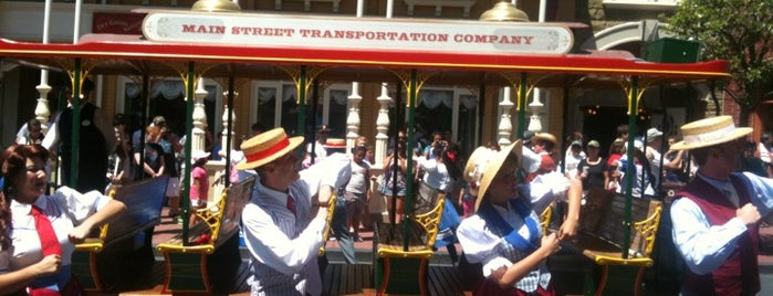 Main Street Trolley Show is one of สถานที่ที่ Aundrea ถูกใจ.