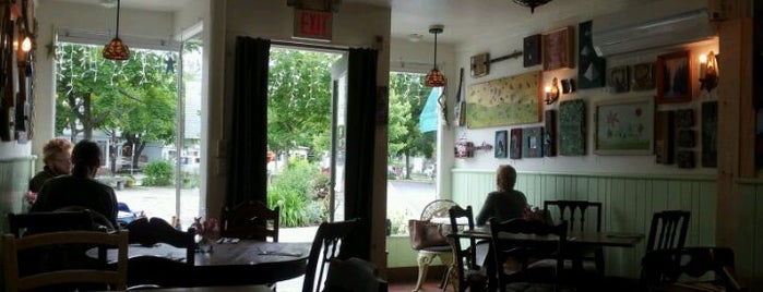 Garden Cafe on the Green is one of Woodstock.