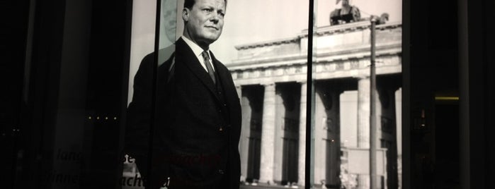 Forum Willy Brandt is one of Berlin'de Gezilmesi Gerekenler (Must Do's Berlin).