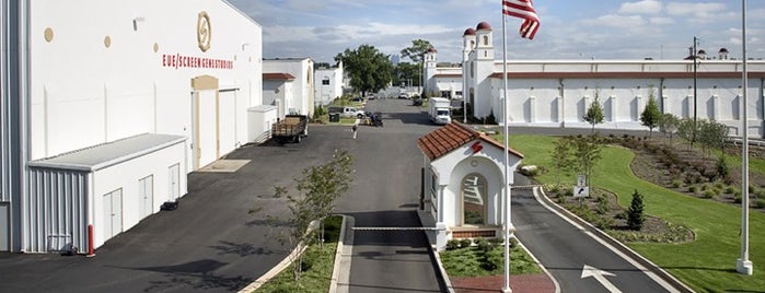 Screen Gems Studios is one of Lieux qui ont plu à Merilee.