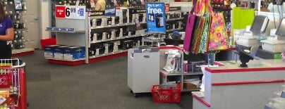 Staples is one of Markさんのお気に入りスポット.