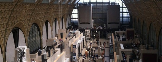 Museu de Orsay is one of Great places on the Paris Marathon route.