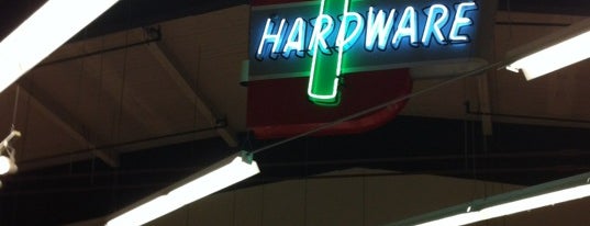 Pini Ace Hardware is one of Andrewさんのお気に入りスポット.