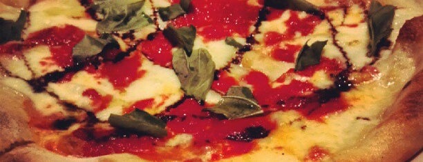 Uncle's Pizzeria & Co. is one of Cosmo 님이 좋아한 장소.