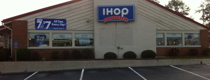 IHOP is one of Orte, die Chester gefallen.