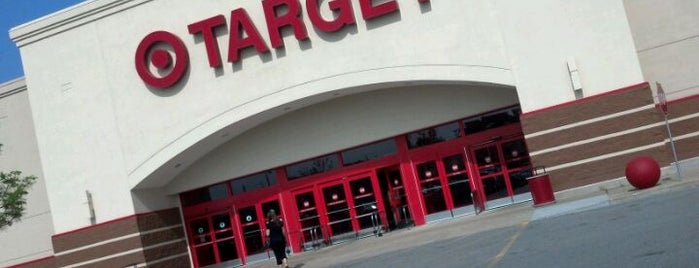 Target is one of สถานที่ที่ Bryan ถูกใจ.