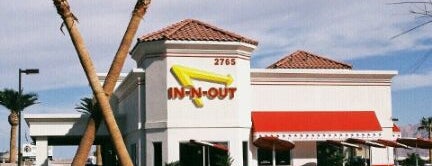 In-N-Out Burger is one of Orte, die Brad gefallen.