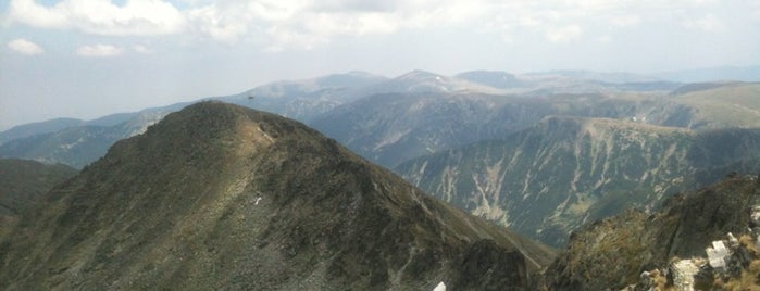 Musala Peak is one of 100 национални туристически обекта.