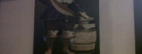 El Rey De La Cerveza is one of Dos Hermanas.