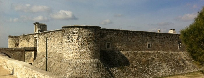 Castillo de Chinchón is one of Chinchón.