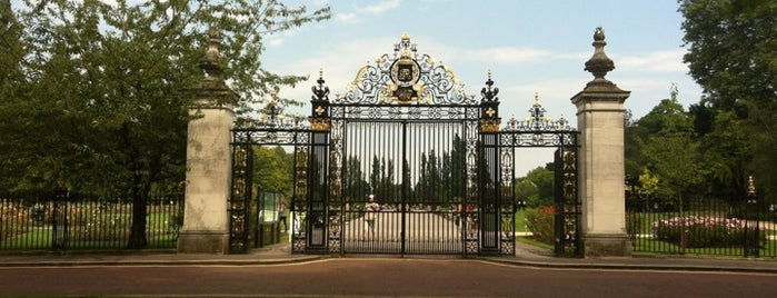 Regent's Park is one of London Walk-n-Drink.