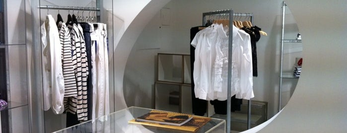 Comme Des Garçons is one of White Night Shopping-лучшие бутики Петербурга.