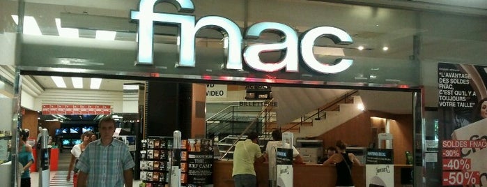 Fnac Toulon is one of Robertさんのお気に入りスポット.