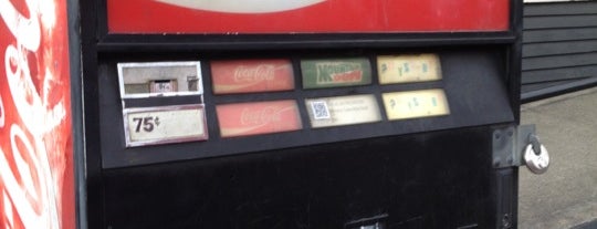 Mystery Soda Machine is one of Tempat yang Disimpan Eliot.