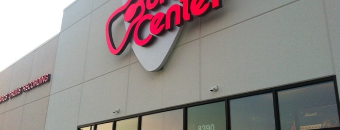 Guitar Center is one of สถานที่ที่ Andy ถูกใจ.