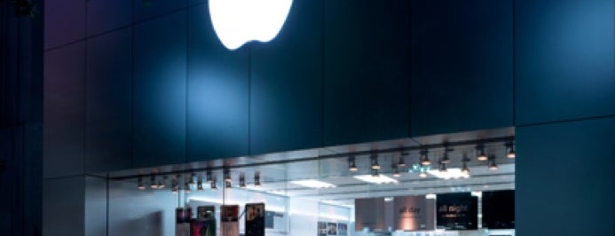 Apple Store 札幌 is one of Apple Stores (Japan).