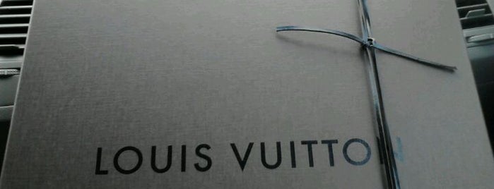Louis Vuitton is one of Locais curtidos por Sergio M. 🇲🇽🇧🇷🇱🇷.