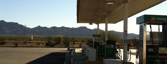 Gasolinera Pemex is one of สถานที่ที่ Arturo ถูกใจ.