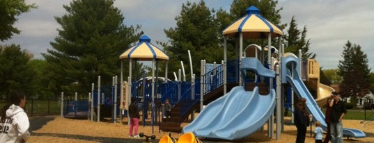 Braintree Highlands Community Playground is one of Tempat yang Disukai Sangria.