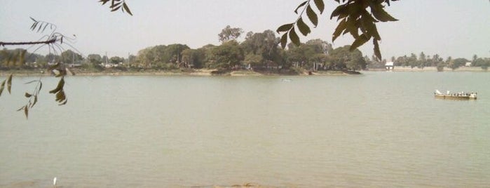 Hamirsar Lake is one of Kutch Tourist Circuit.